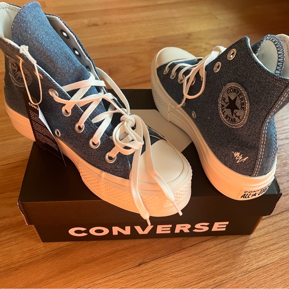 Converse Denim High-Top Sneakers with Star Design sz 6 NWT - Picture 3 of 6